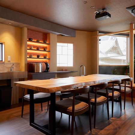 古今 天下茶屋 With A Private Parking Lot And A Half Open-Air Bath And Direct To Kix Villa Osaka Eksteriør billede