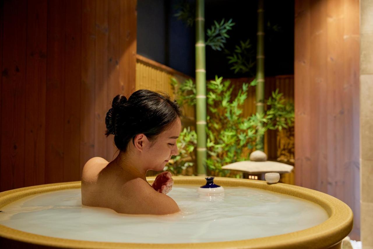 古今 天下茶屋 With A Private Parking Lot And A Half Open-Air Bath And Direct To Kix Villa Osaka Eksteriør billede
