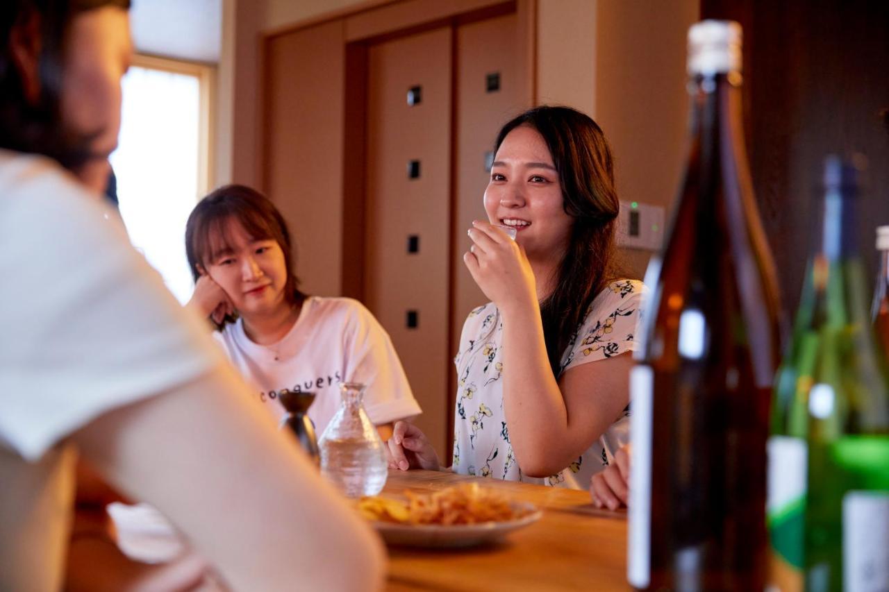 古今 天下茶屋 With A Private Parking Lot And A Half Open-Air Bath And Direct To Kix Villa Osaka Eksteriør billede