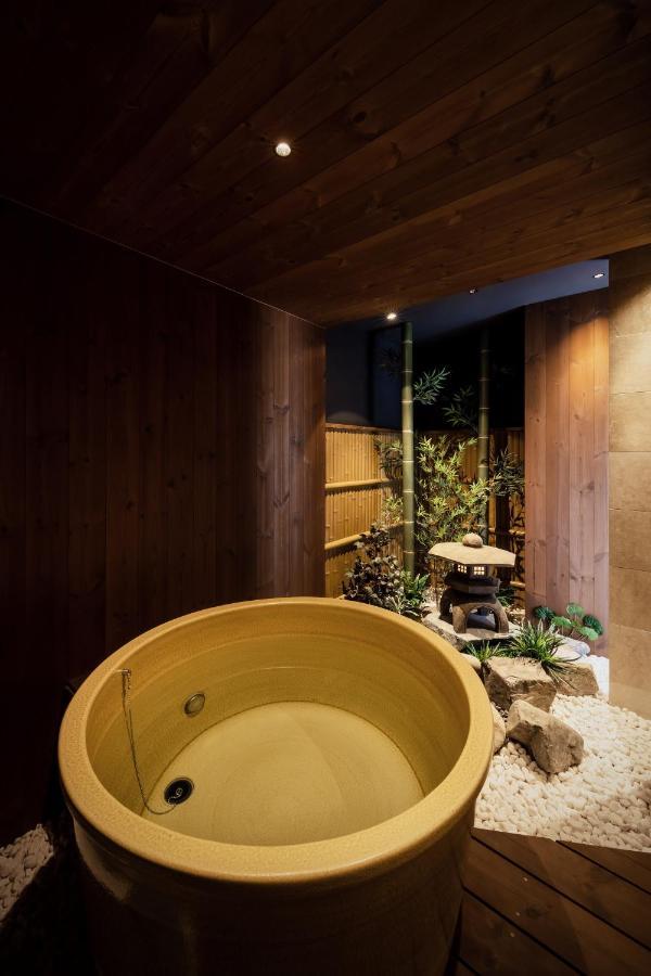 古今 天下茶屋 With A Private Parking Lot And A Half Open-Air Bath And Direct To Kix Villa Osaka Eksteriør billede